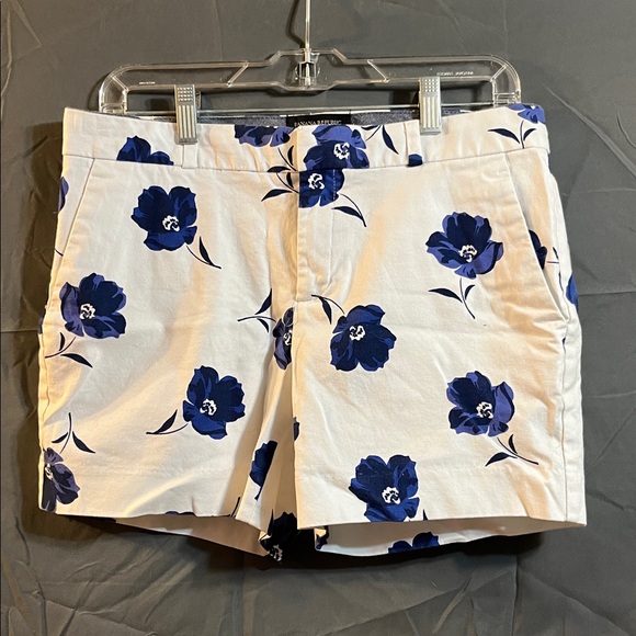 Banana Republic Pants - Banana Republic Floral White & Blue Shorts Women's Size 6 Whimsy